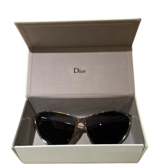 Christian Dior New Motard Cat-Eye Sunglasses - Picture 14 of 15